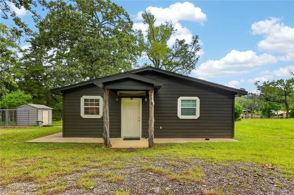 10329 Clyde Acord Road, Franklin, TX 77856 — photo 2
