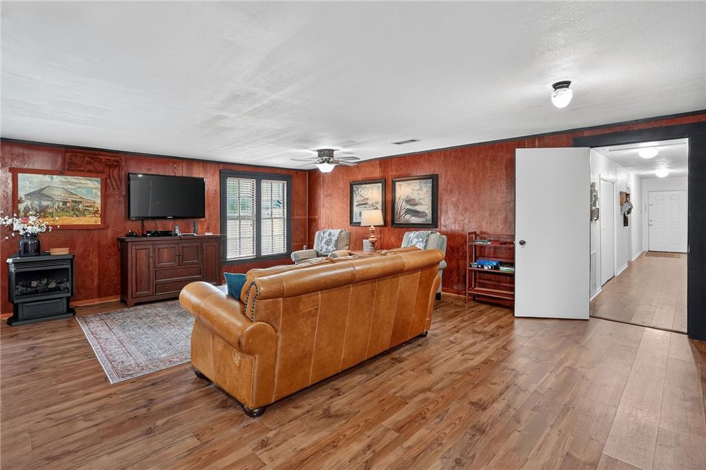 10329 Clyde Acord Road, Franklin, TX 77856 — photo 5