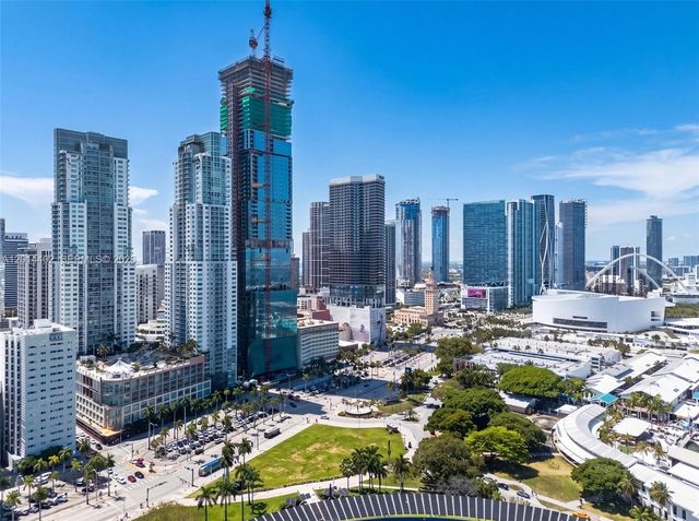 253 NE 2nd St 424, Miami, FL 33132