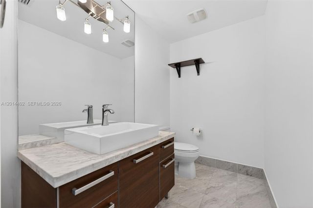 253 NE 2nd St 424, Miami, FL 33132