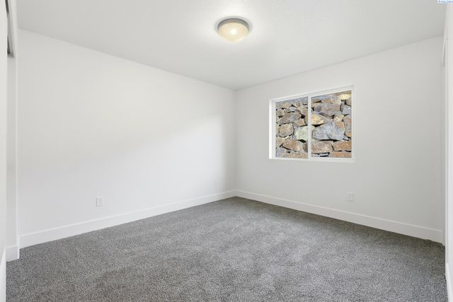 6484 W 29th Ct, Kennewick, WA 99338