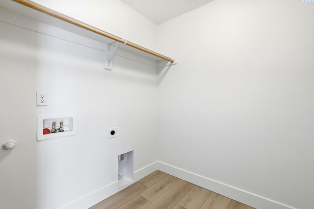 6484 W 29th Ct, Kennewick, WA 99338