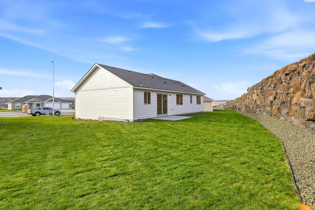 6484 W 29th Ct, Kennewick, WA 99338