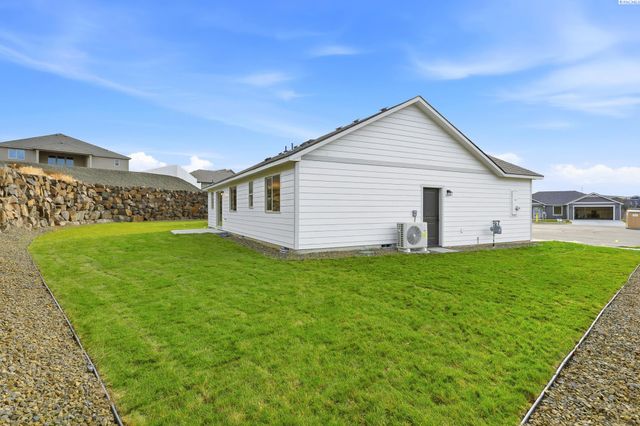 6484 W 29th Ct, Kennewick, WA 99338
