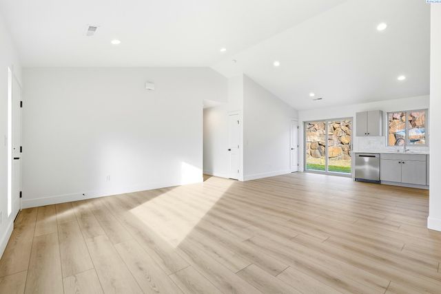 6484 W 29th Ct, Kennewick, WA 99338