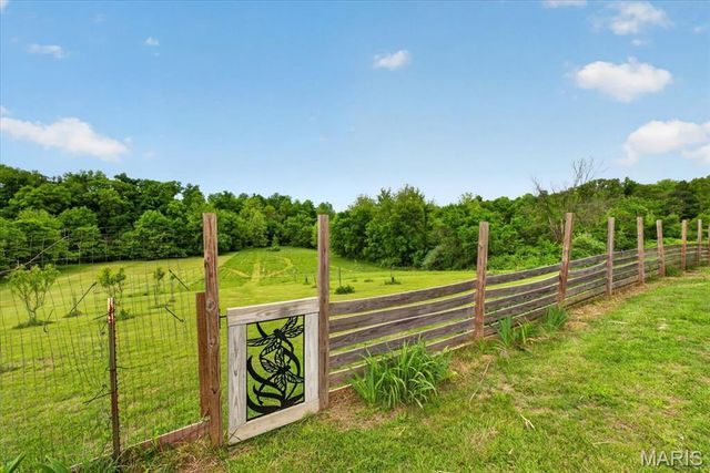 5505 Saxtown Road, Millstadt, IL 62260