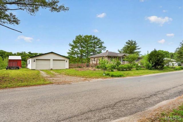 5505 Saxtown Road, Millstadt, IL 62260