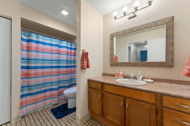 935 W Glen Park Avenue 105, Griffith, IN 46319