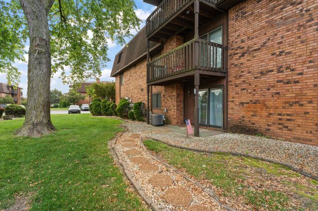 935 W Glen Park Avenue 105, Griffith, IN 46319