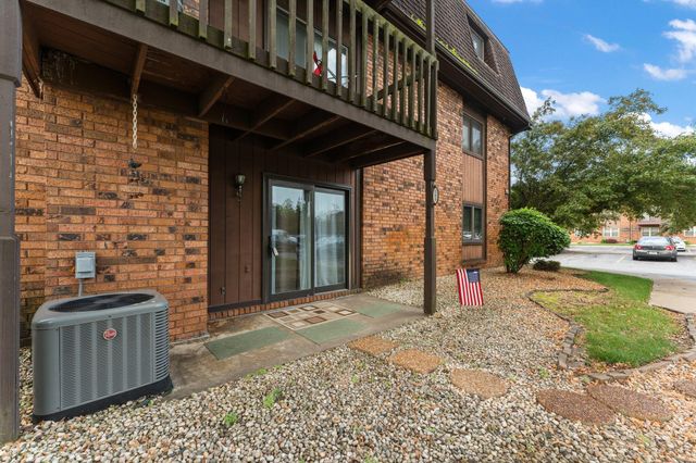 935 W Glen Park Avenue 105, Griffith, IN 46319