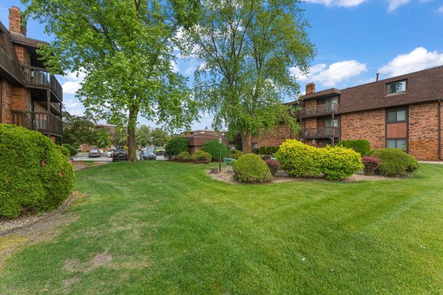 935 W Glen Park Avenue 105, Griffith, IN 46319