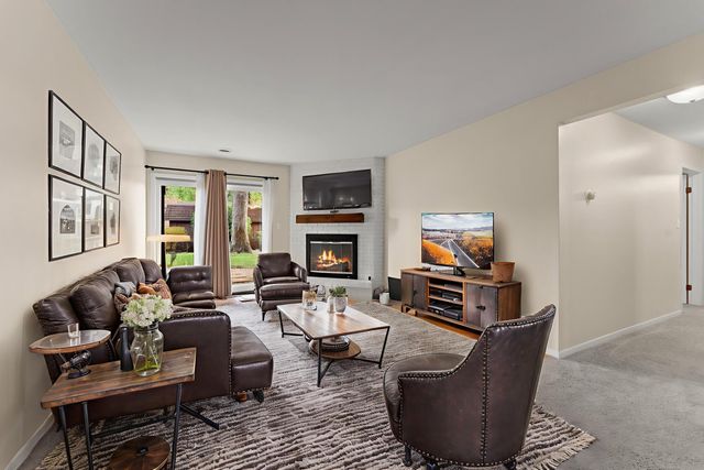 935 W Glen Park Avenue 105, Griffith, IN 46319