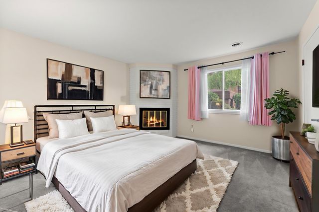 935 W Glen Park Avenue 105, Griffith, IN 46319