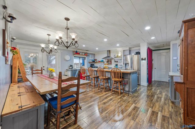 21669 Holt Road, Athens, AL 35613