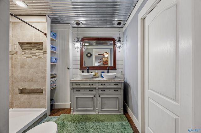 21669 Holt Road, Athens, AL 35613