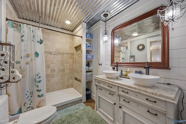 21669 Holt Road, Athens, AL 35613