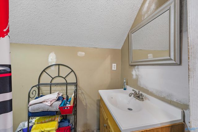 21669 Holt Road, Athens, AL 35613