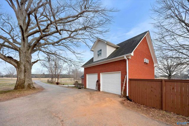 21669 Holt Road, Athens, AL 35613