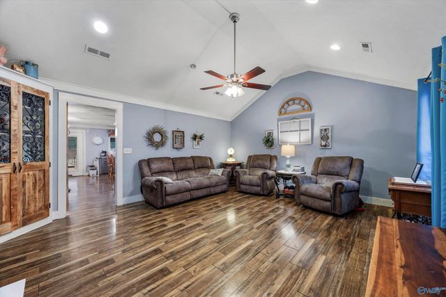 21669 Holt Road, Athens, AL 35613