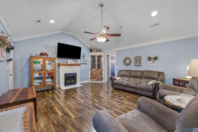 21669 Holt Road, Athens, AL 35613