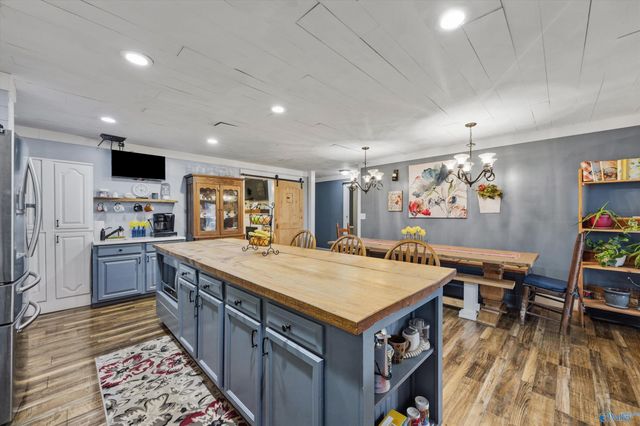 21669 Holt Road, Athens, AL 35613