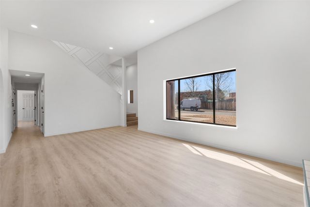 7485 Saratoga Lane, Santa Fe, NM 87507