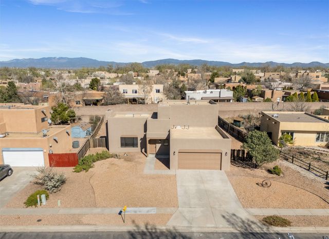 7485 Saratoga Lane, Santa Fe, NM 87507