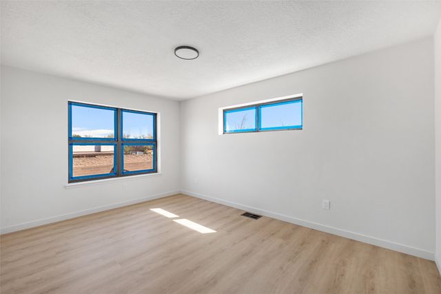 7485 Saratoga Lane, Santa Fe, NM 87507