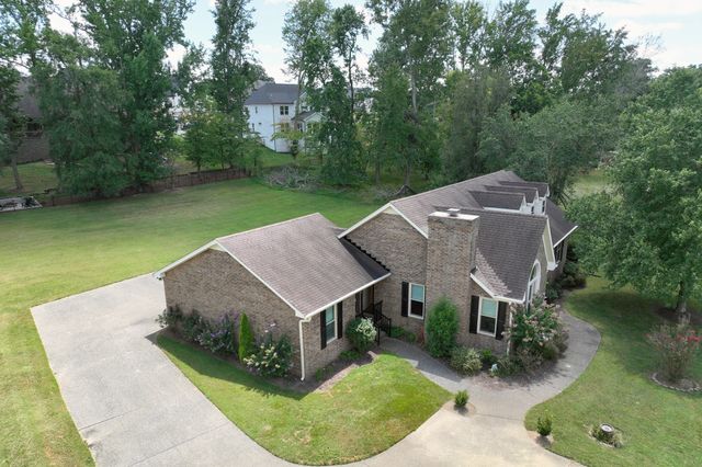 210 The Hollows Ct, Hendersonville, TN 37075