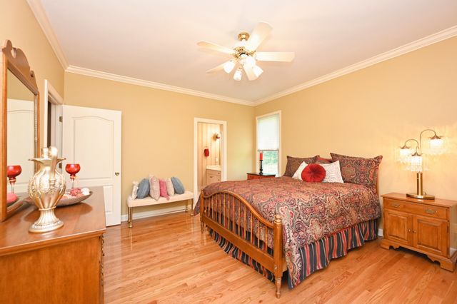 210 The Hollows Ct, Hendersonville, TN 37075