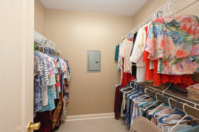 210 The Hollows Ct, Hendersonville, TN 37075