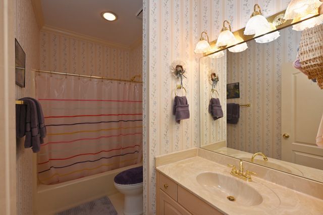 210 The Hollows Ct, Hendersonville, TN 37075