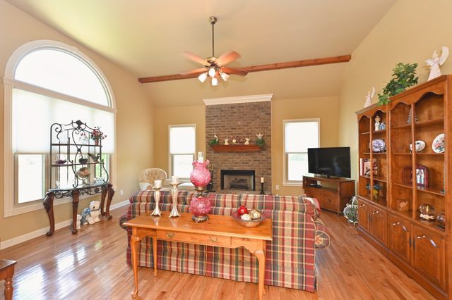 210 The Hollows Ct, Hendersonville, TN 37075