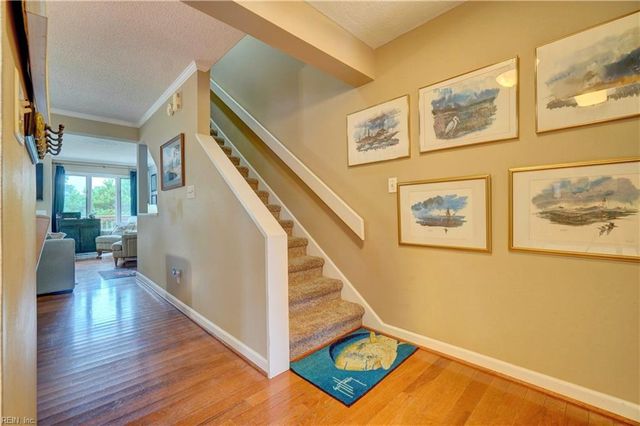 22 Sandie Point LN, Portsmouth, VA 23701