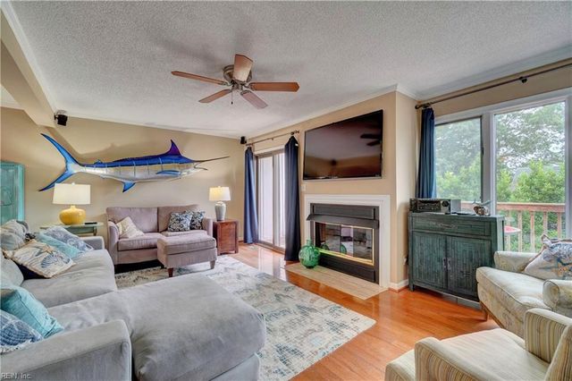 22 Sandie Point LN, Portsmouth, VA 23701