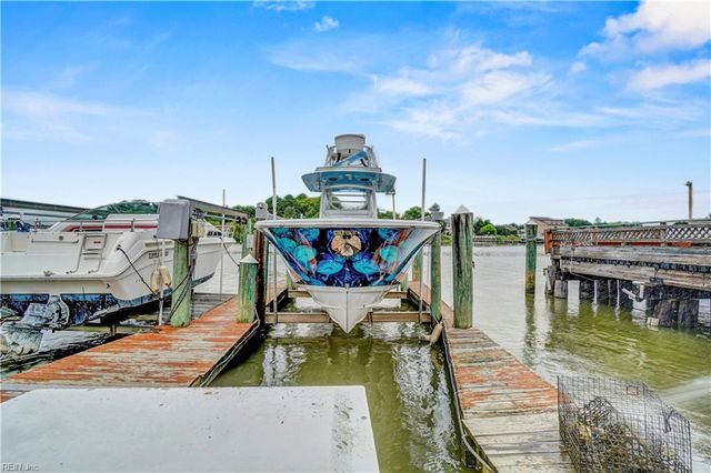 22 Sandie Point LN, Portsmouth, VA 23701