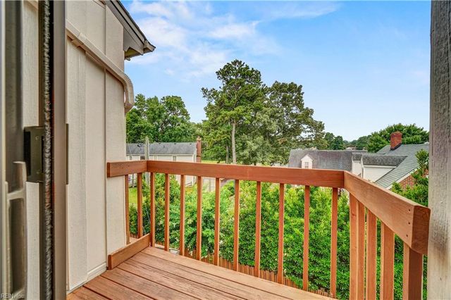 22 Sandie Point LN, Portsmouth, VA 23701