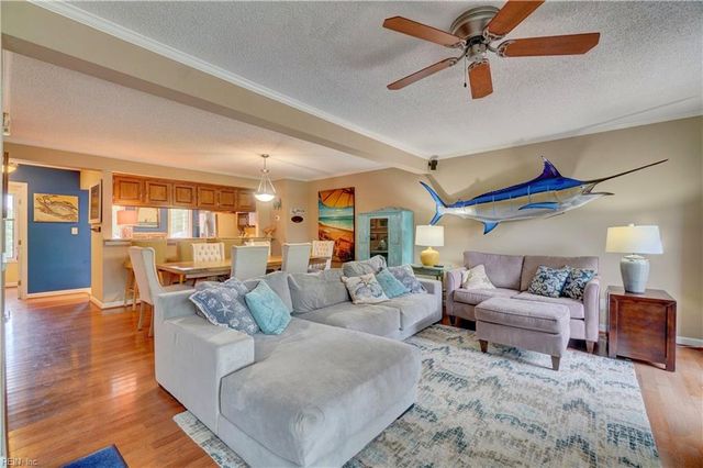 22 Sandie Point LN, Portsmouth, VA 23701