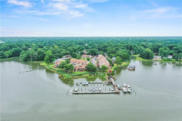 22 Sandie Point LN, Portsmouth, VA 23701