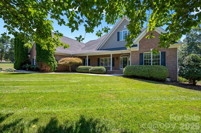 1851 29th Avenue Place NE, Hickory, NC 28601