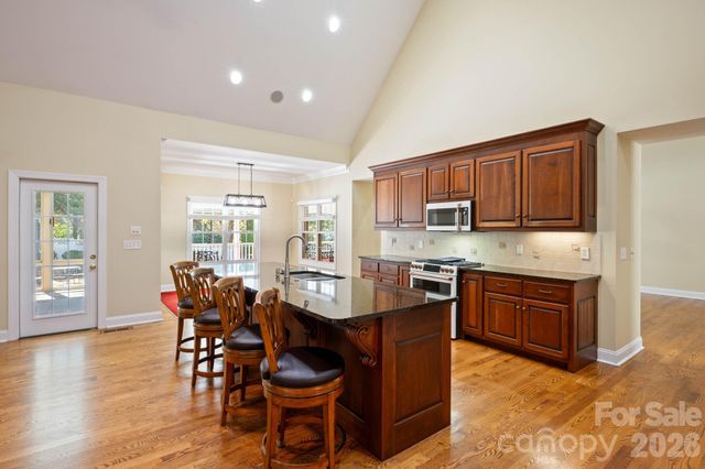 1851 29th Avenue Place NE, Hickory, NC 28601