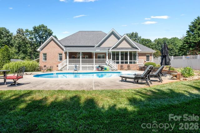 1851 29th Avenue Place NE, Hickory, NC 28601