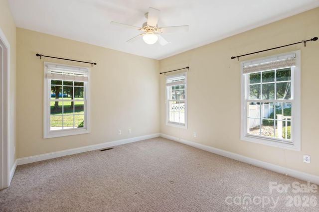 1851 29th Avenue Place NE, Hickory, NC 28601