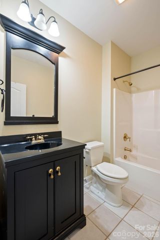 1851 29th Avenue Place NE, Hickory, NC 28601