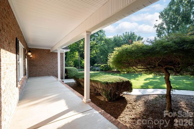 1851 29th Avenue Place NE, Hickory, NC 28601