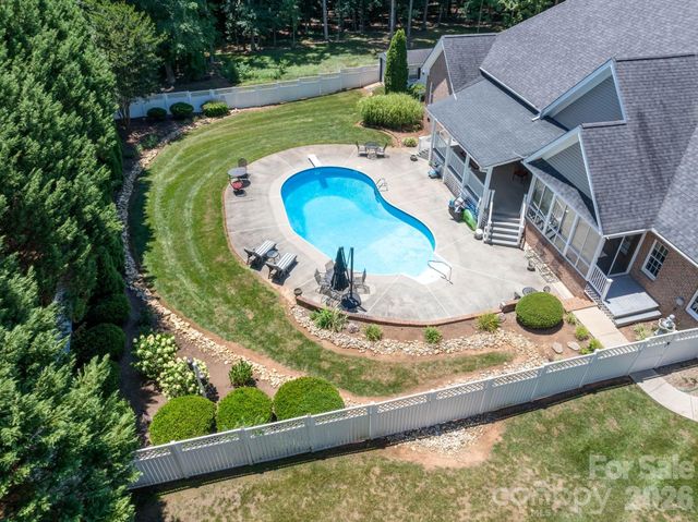 1851 29th Avenue Place NE, Hickory, NC 28601