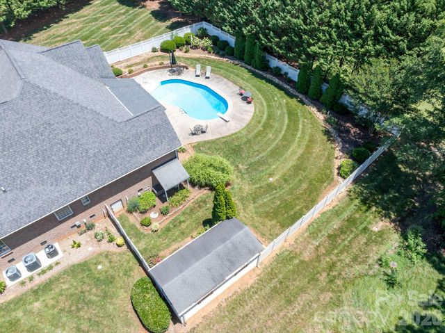 1851 29th Avenue Place NE, Hickory, NC 28601