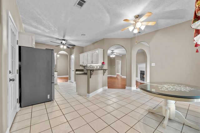 794 WILLIAMSBURG DR, Atoka, TN 38004