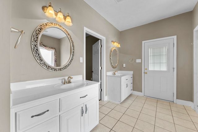 794 WILLIAMSBURG DR, Atoka, TN 38004