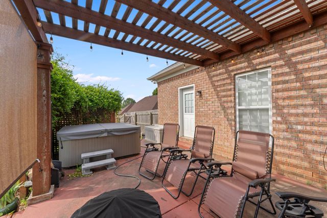 794 WILLIAMSBURG DR, Atoka, TN 38004